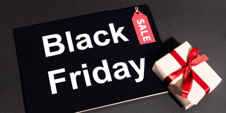 Como aproveitar a Black Friday recebendo um salário mínimo