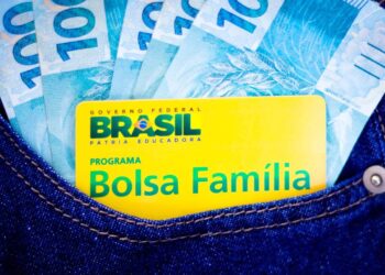 Bolsa Família: beneficiários com NIS final 6 recebem segunda-feira (24)