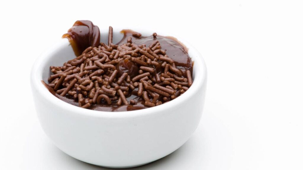 Como preparar um brigadeirão de micro-ondas em 10 minutos