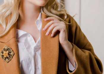 Item considerado "fora da moda" retorna e vira uma tendência estilosa