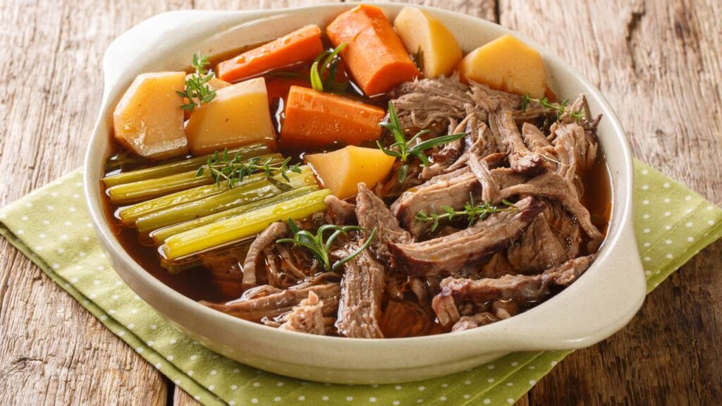 Os segredos para deixar a carne de panela suculenta