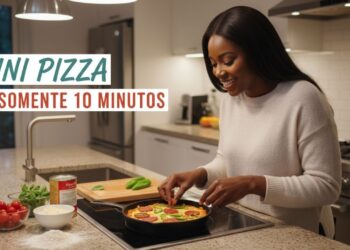 Faça uma irresistível mini pizza de frigideira em apenas 10 minutos