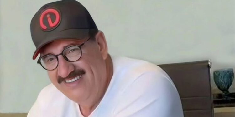 Ratinho mostra mamilo ao vivo no Programa do SBT e gera polêmica nas redes sociais