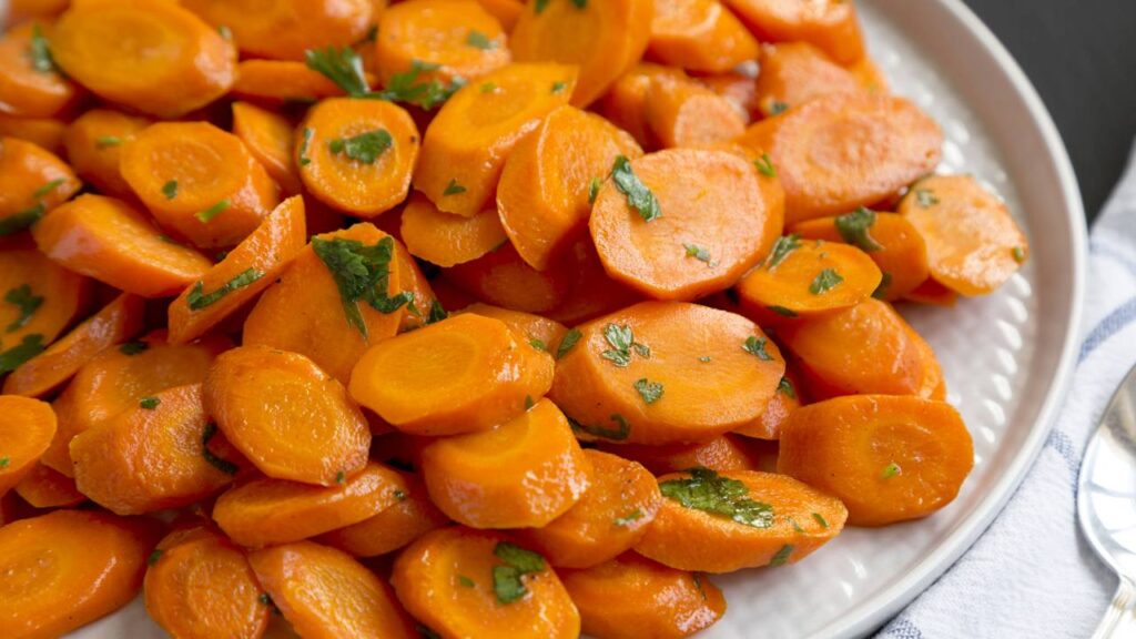 Saiba por que você nunca mais deve comer cenoura crua