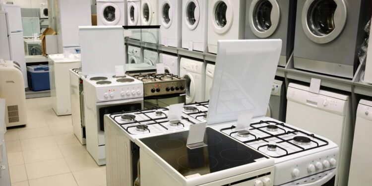 Quais eletrodomésticos desperdiçam mais eletricidade em casa (e truques para economizar sem desligá-los)