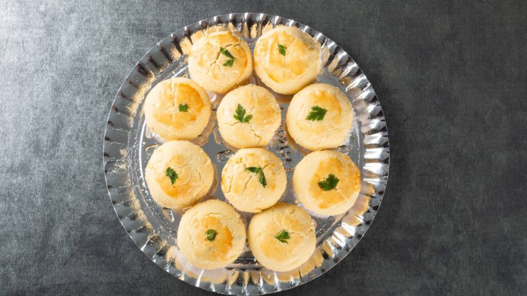 Como preparar empadinhas de frango com massa que desmancha