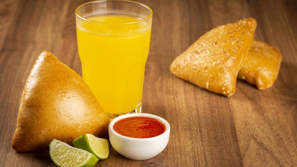 Prepare uma esfirra de carne caseira em 30 minutos com massa macia e recheio suculento