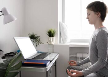 Revelados os melhores exercícios físicos simples para quem trabalha sentado o dia todo