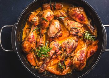 Essa receita de frango mineiro com ora-pro-nóbis melhora qualquer refeição