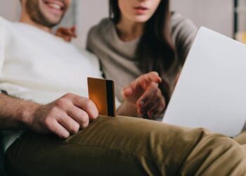 Os 3 signos que mais gastam e os que mais guardam dinheiro