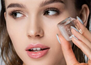 Esta técnica de 2 minutos deixa a pele mais firme e rejuvenescida, segundo dermatologista