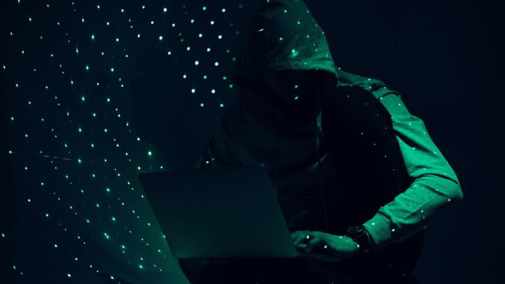 Alerta do Senado: golpes virtuais aumentam no Brasil entre todas as idades