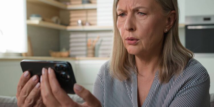 Receita Federal suspenderá todas as contas bancárias e cartões de crédito dos contribuintes na base de dados