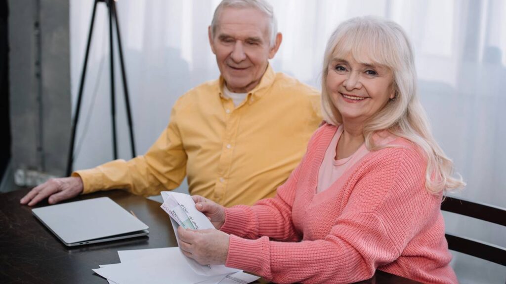 Governo libera pagamento no valor de R$ 1.518 para aposentados