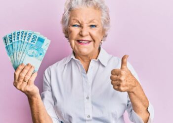 Governo libera pagamento no valor de R$ 1.518 para aposentados