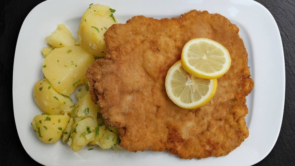 Por que você deve parar de colocar limão na carne antes de cozinhar