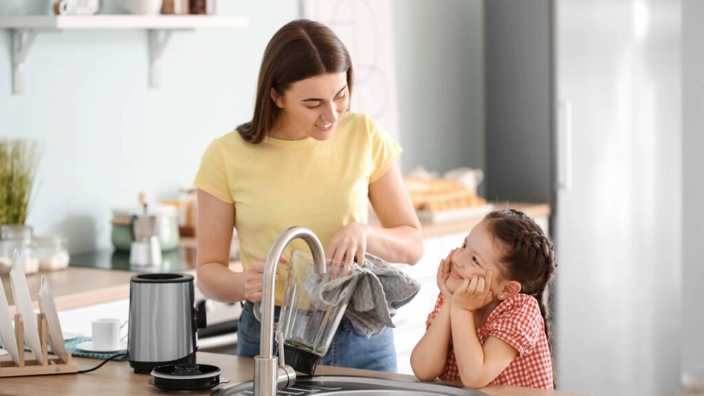 Este “banquete” secreto está atraindo insetos para a cozinha