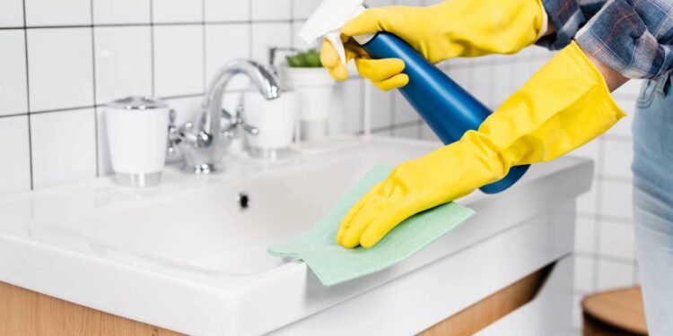 Misturinha para remover toda a sujeira e manchas do banheiro