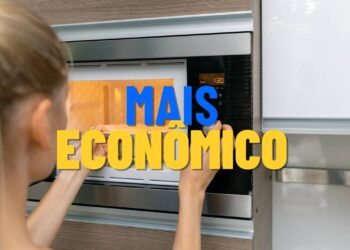 Este truque simples no micro-ondas reduz o gasto de energia