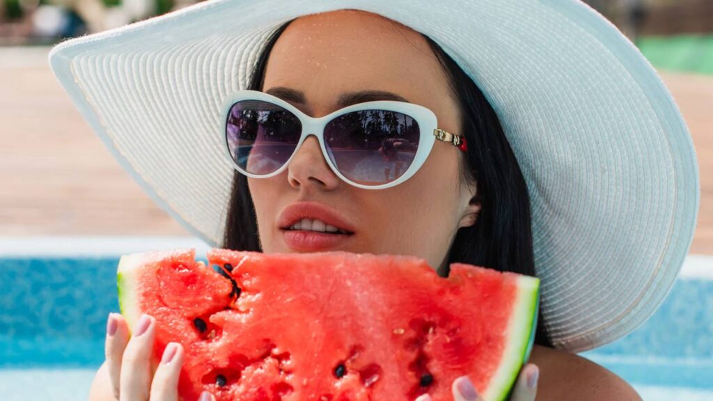 3 alimentos para reduzir o inchaço no verão, segundo nutricionista