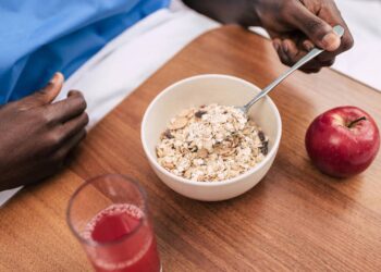 Cansou do pão de todo dia? Faça esse mingau de forno delicioso e nutritivo