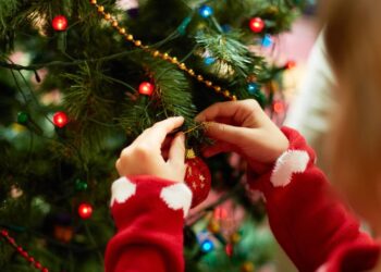 Ideia simples de decoração barata para o Natal vira sensação nas casas brasileiras