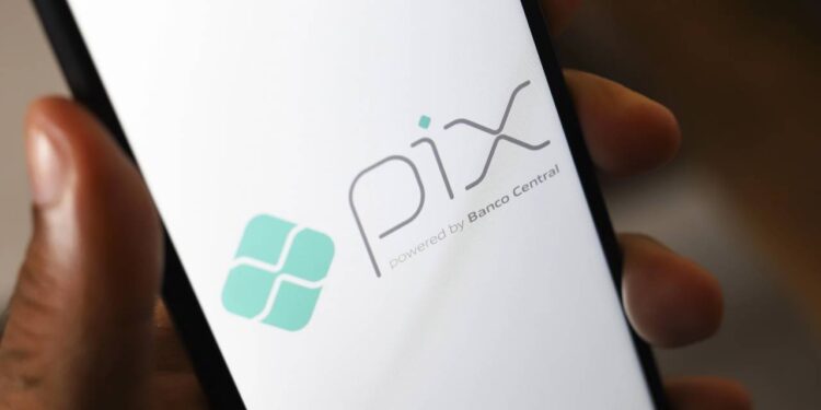Golpes com Pix explodem em 2025 e mostram como o crime digital evoluiu