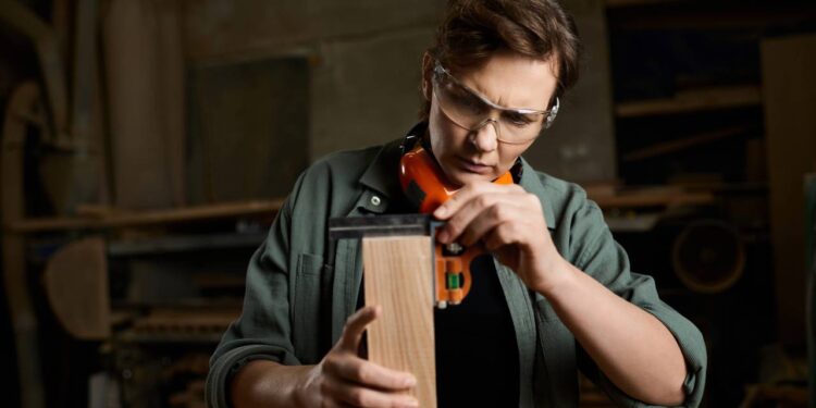 3 projetos fáceis com PVC, madeira e baldes que transformam seu dia