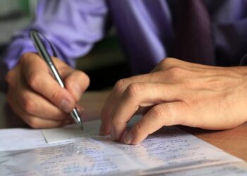 Câmara de cidade de MG abre concurso público com salários de até R$ 4,8 mil