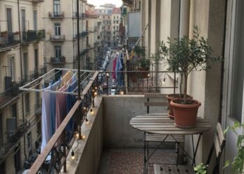 Truques para decorar varandas pequenas com conforto e estilo