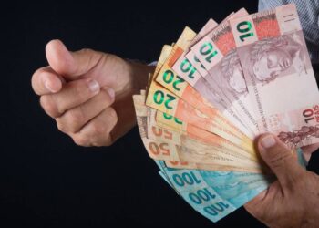 Se você recebe até dois salários mínimos por mês, precisa ler isso