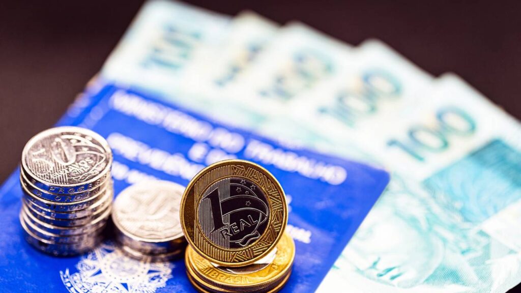 Salário mínimo de R$ 2.057 em 2026 segundo resolução em vigor em 1º de janeiro