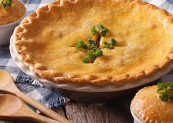 Receita de torta salgada sem farinha com massa leve e sabor incrível