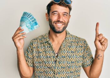 Governo libera mais de R$ 3 bilhões em benefício extra para famílias cadastradas no CadÚnico