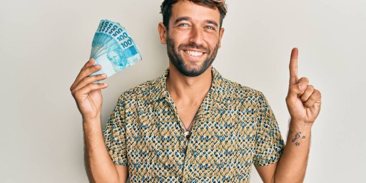 Governo libera mais de R$ 3 bilhões em benefício extra para famílias cadastradas no CadÚnico