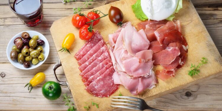 Petiscos de verão: opções leves e deliciosas para reuniões ao ar livre