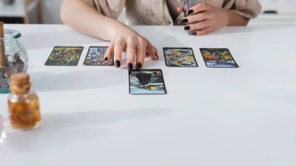 Como o tarô pode te ajudar a planejar o seu fim de ano