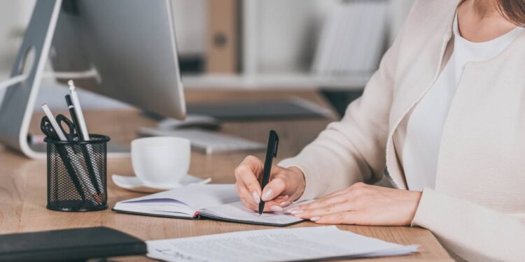 3 profissões em alta que não exigem graduação, mas valorizam talento e prática