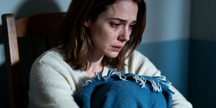 4 atitudes femininas que escondem traumas profundos sem ninguém notar