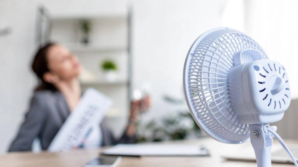 Economize mais de 50% no ventilador com dicas infalíveis para salvar o seu verão da conta de luz