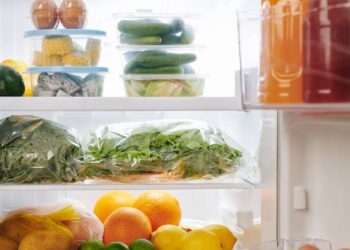 Como um pedaço de papel toalha pode dobrar a vida útil das suas verduras