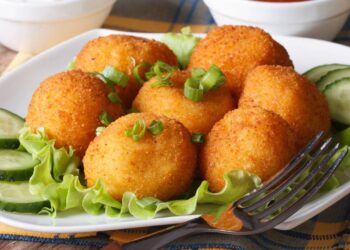 Receita para fazer bolinhas de queijo cremosas em 10 minutos