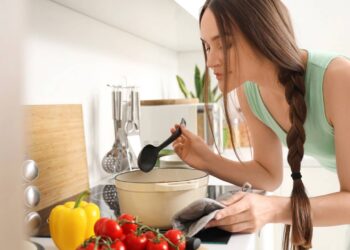 Como temperar a comida do jeito certo e transformar seus pratos