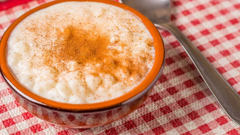 Receita rápida e fácil de canjica consistente que surpreende todos na mesa