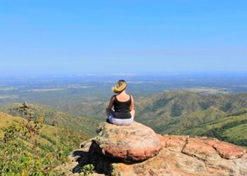 O portal místico do Brasil onde cachoeiras despencam de paredões gigantes