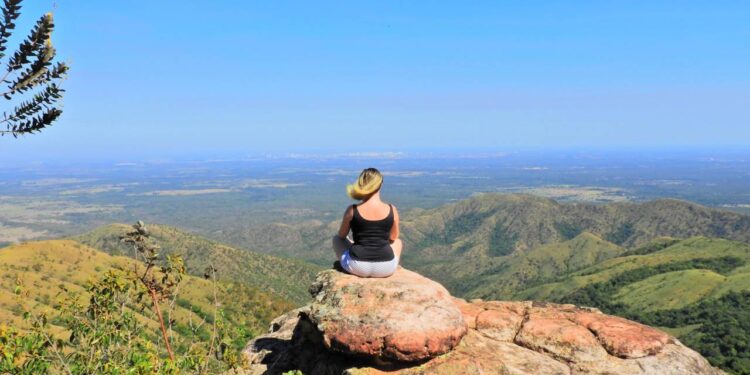 O portal místico do Brasil onde cachoeiras despencam de paredões gigantes