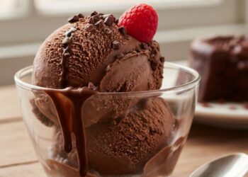 Sorvete caseiro de chocolate delicioso e não precisa de emulsificador