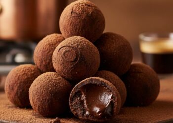 Aprenda a fazer trufinha de chocolate com apenas 2 ingredientes