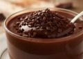 Sobremesa de chocolate cremosa sem fogão, nem forno