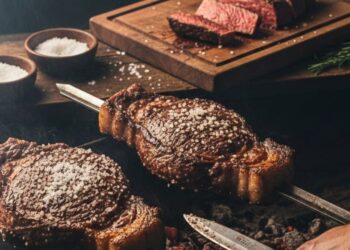 Truque com sal grosso que deixa o churrasco muito mais saboroso